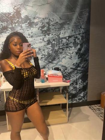 Nae, 23  female escort, Eastern