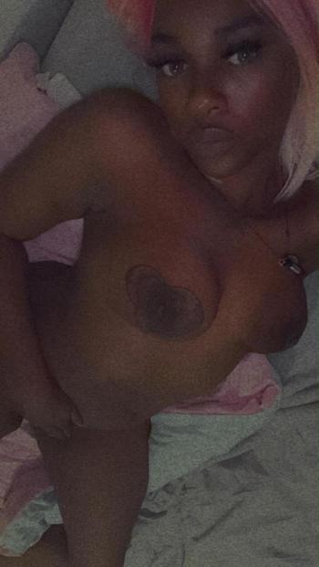 Gina, 26  female escort, Eastern